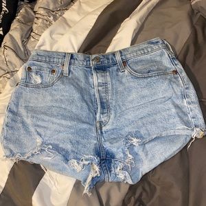 Levi women’s shorts